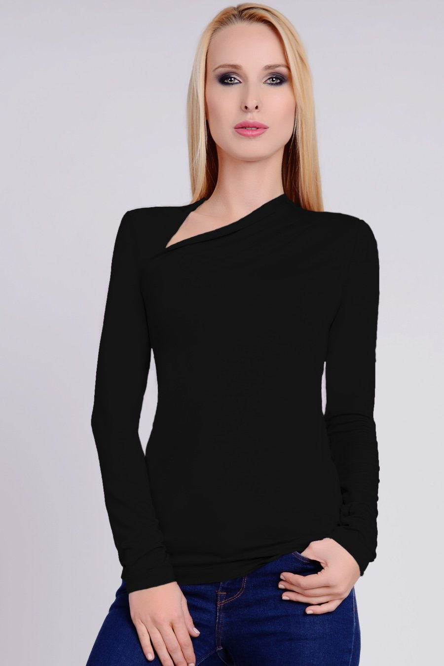 Beżowa bluzka z dzianiny z asymetrycznym dekoltem - CAMILA